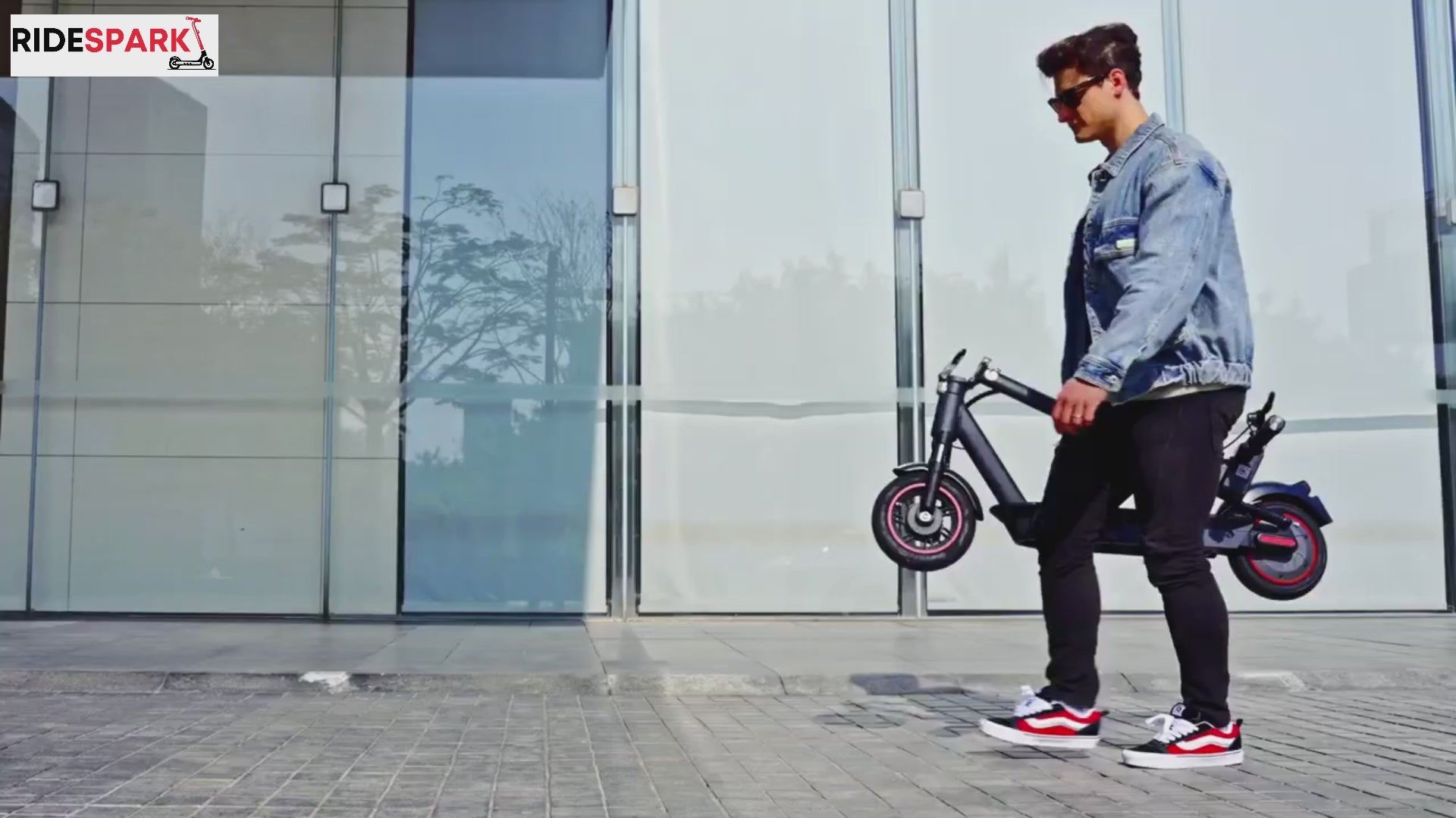 Ladda video: 